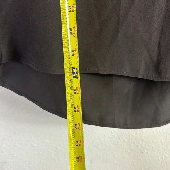 Vince Split V-Neck Silk Popover Long sleeve Silk Blouse Tunic Top size 6 - Picture 7 of 9